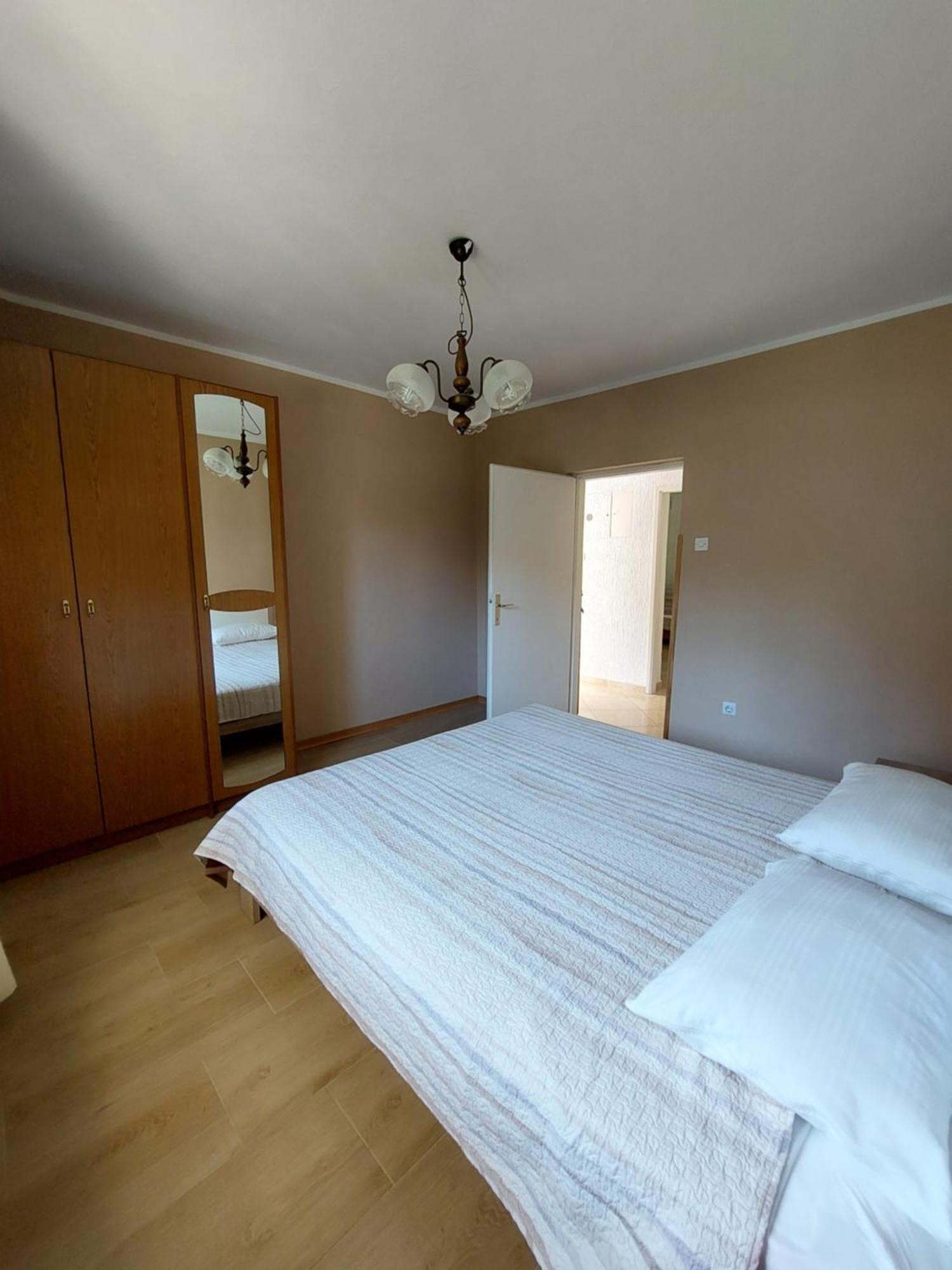 Clara Apartment