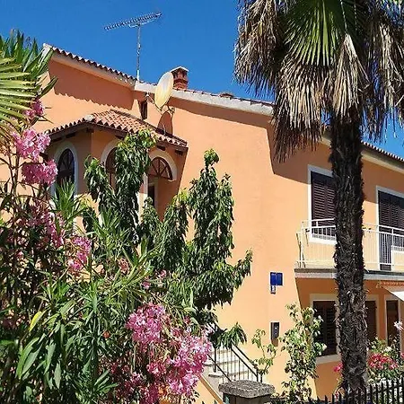 Appartamenti Clara Porec Exterior photo