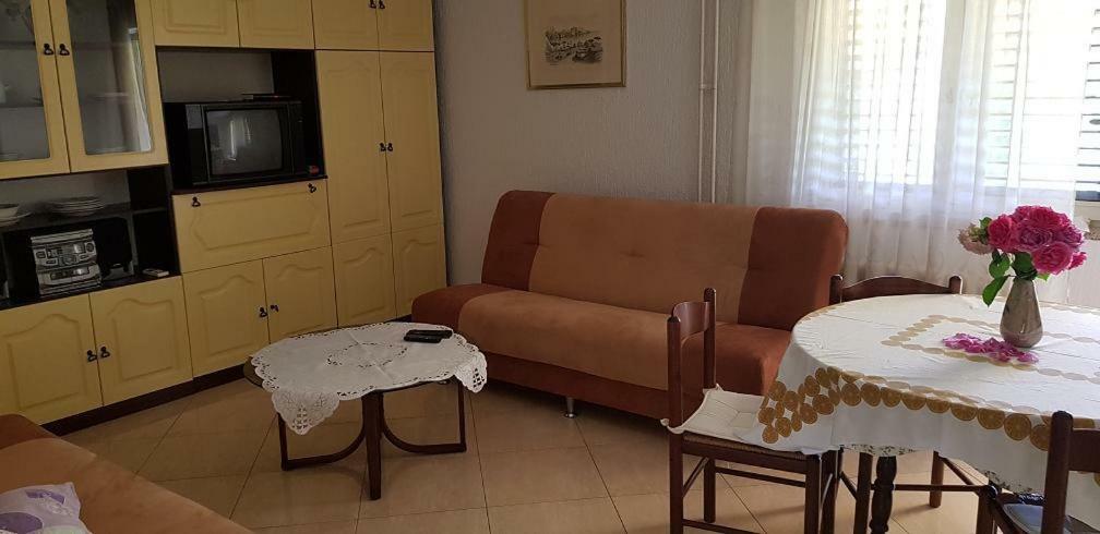 Clara Apartment
